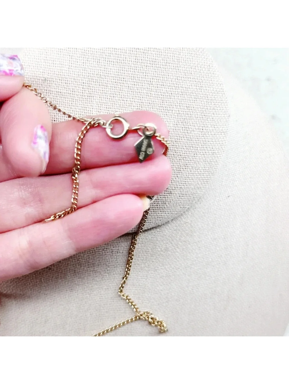 5348mc. Goldtone Sarah Coventry Leaf Necklace